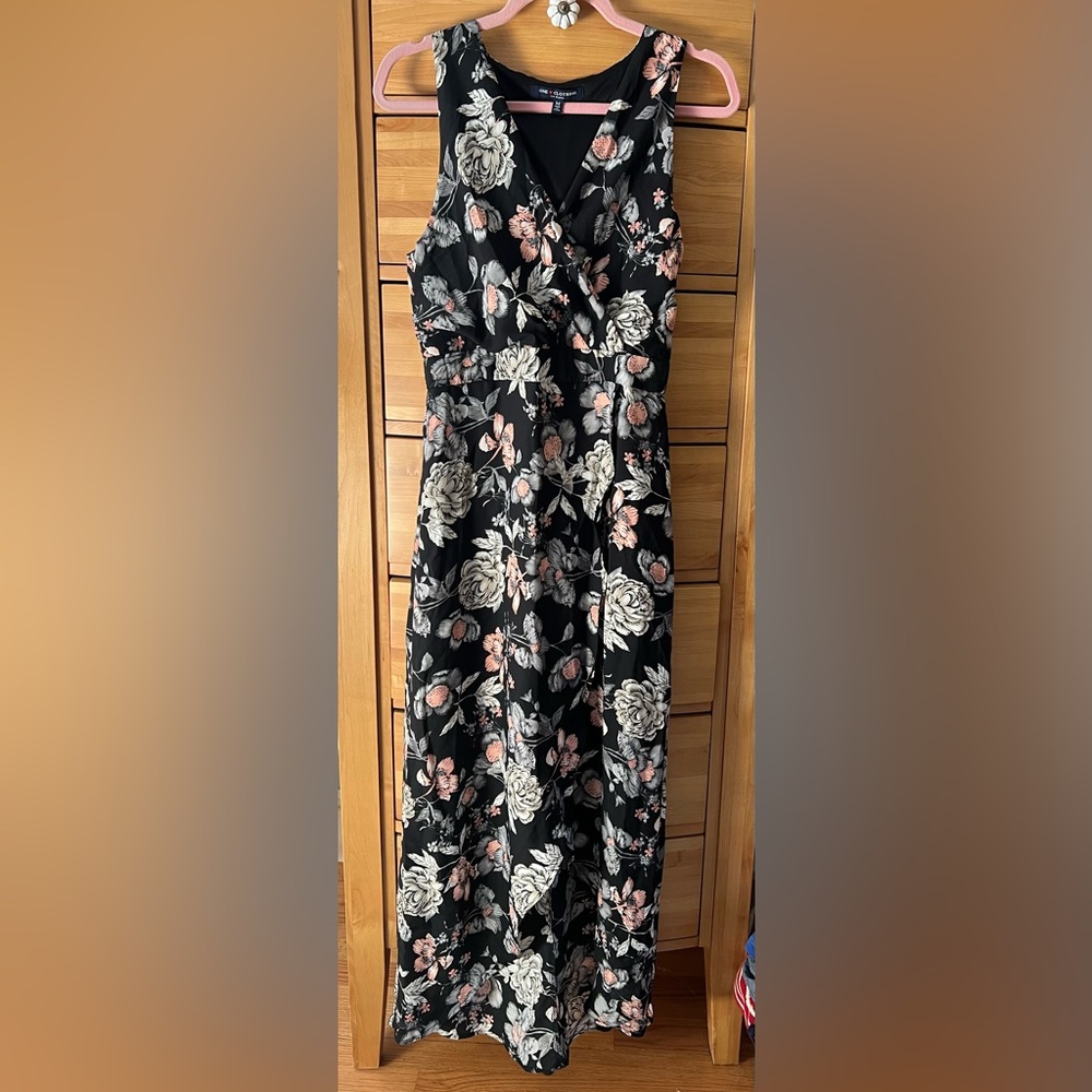 One Clothing size medium floral high/ low hem sleeveless dress